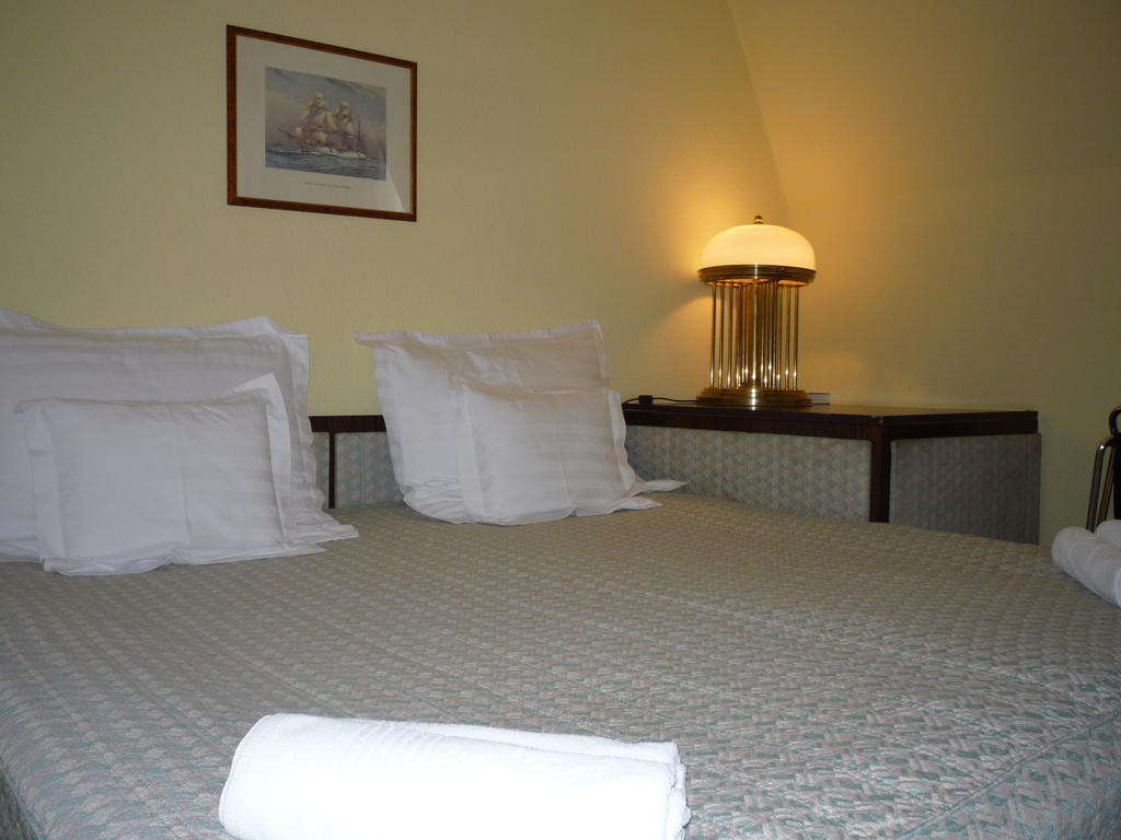 Kaloz Fregatt Panzio & Etterem Hotell Tata Rom bilde