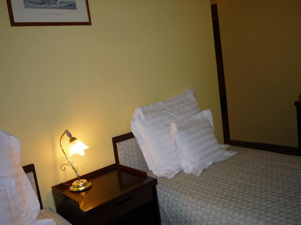 Kaloz Fregatt Panzio & Etterem Hotell Tata Rom bilde