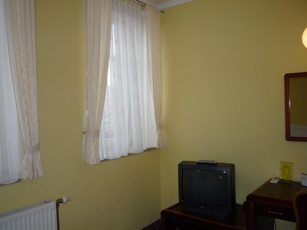 Kaloz Fregatt Panzio & Etterem Hotell Tata Rom bilde